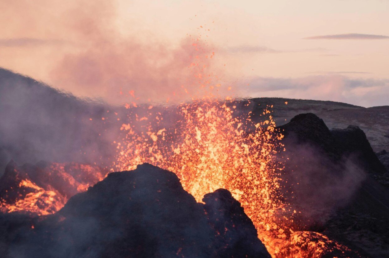 What Happens If the Yellowstone Super Volcano Blows? Would People Survive?